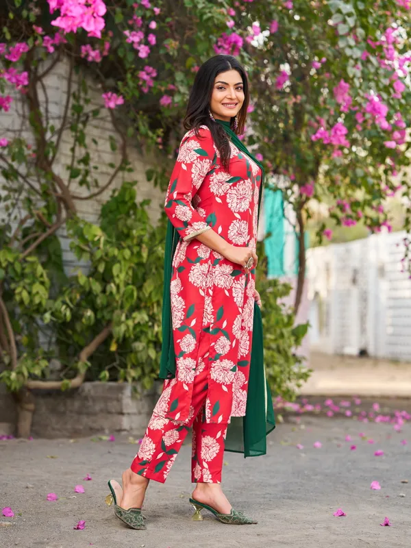 Red_Viscose_Rayon_Straight_Calf_Length_Round_Neck_Kurta_Sets_For_Women