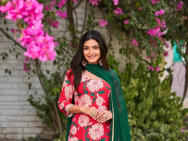 Red_Viscose_Rayon_Straight_Calf_Length_Round_Neck_Kurta_Sets_For_Women