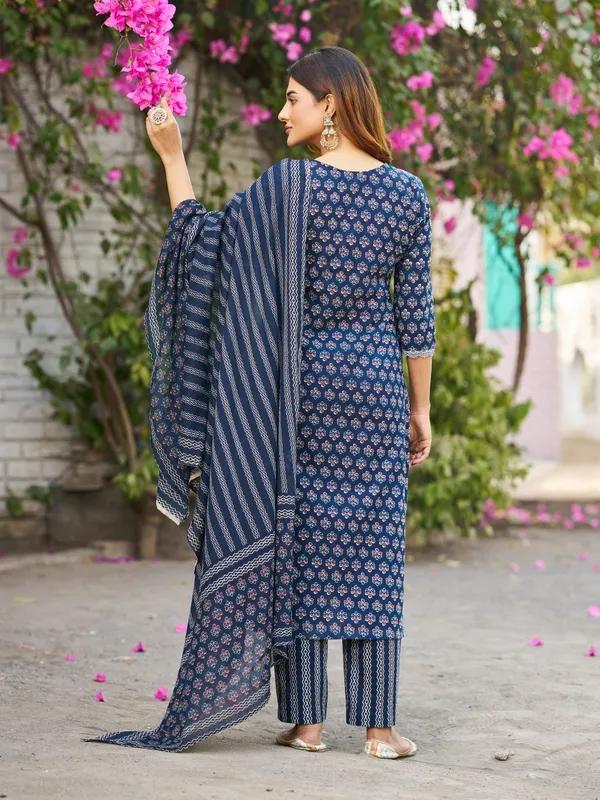 Navy_Blue_Pure_Cotton_Straight_Calf_Length_V-Neck_Kurta_Sets_For_Women