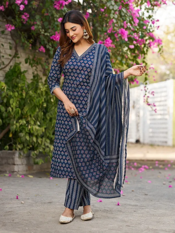 Navy_Blue_Pure_Cotton_Straight_Calf_Length_V-Neck_Kurta_Sets_For_Women