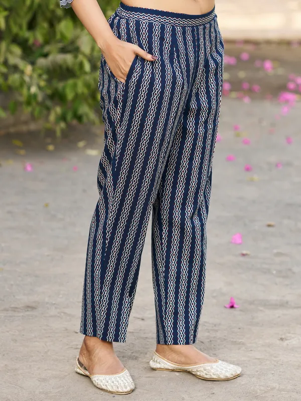 Navy_Blue_Pure_Cotton_Straight_Calf_Length_V-Neck_Kurta_Sets_For_Women