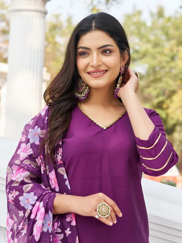 Purple_Pure_Silk_Straight_Calf_Length_V-Neck_Kurta_Sets_For_Women
