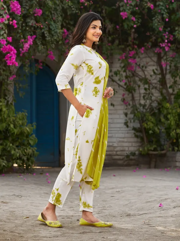 White_Viscose_Rayon_Straight_Calf_Length_V-Neck_Kurta_Sets_For_Women
