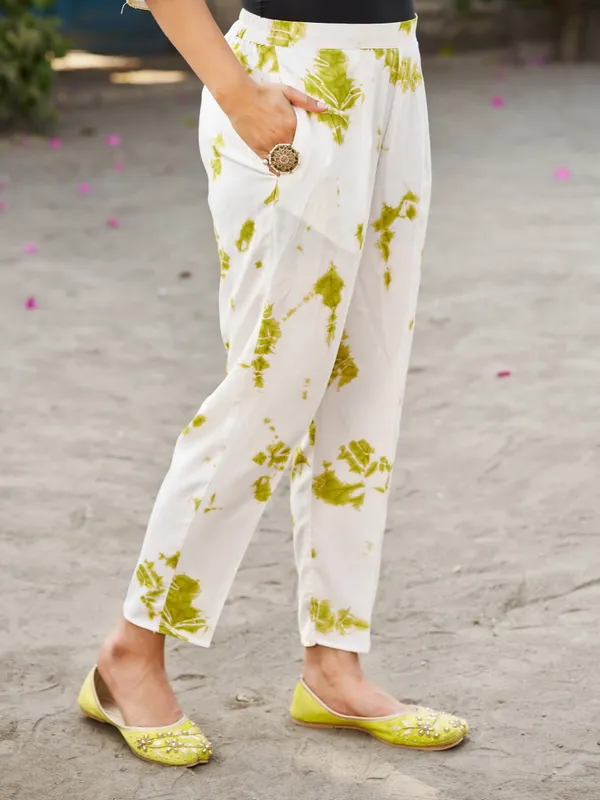 White_Viscose_Rayon_Straight_Calf_Length_V-Neck_Kurta_Sets_For_Women