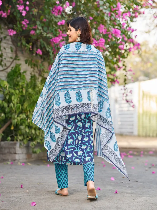Navy_Blue_Viscose_Rayon_Straight_Calf_Length_Boat_Neck_Kurta_Sets_For_Women