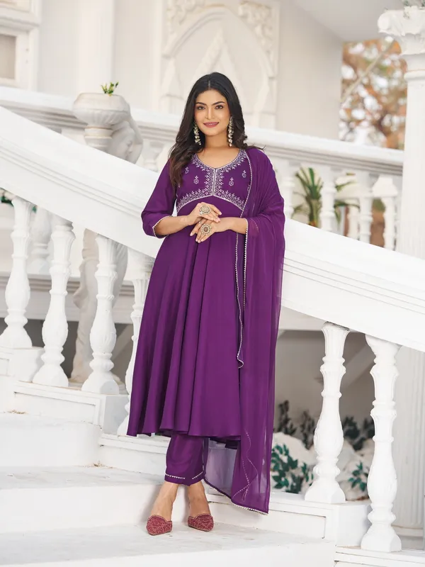 Purple_Georgette_Straight_Calf_Length_Round_Neck_Kurta_Sets_For_Women
