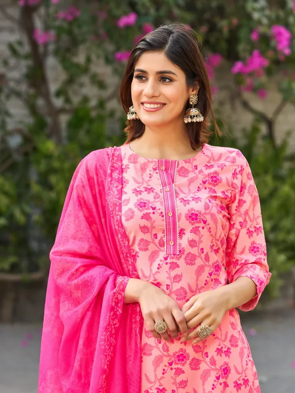 Peach_Viscose_Rayon_Straight_Calf_Length_Round_Neck_Kurta_Sets_For_Women