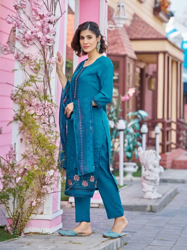 Blue_Pure_Silk_Straight_Calf_Length_Round_Neck_Kurta_Sets_For_Women