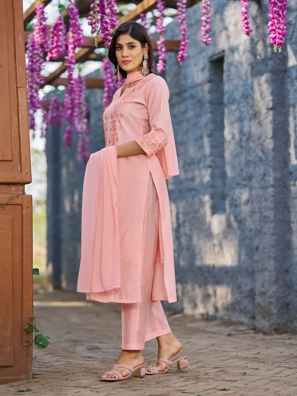 Peach_Pure_Silk_Straight_Calf_Length_Boat_Neck_Kurta_Sets_For_Women