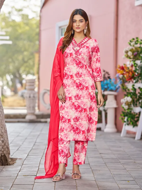 Peach_Viscose_Rayon_Straight_Calf_Length_V-Neck_Kurta_Sets_For_Women