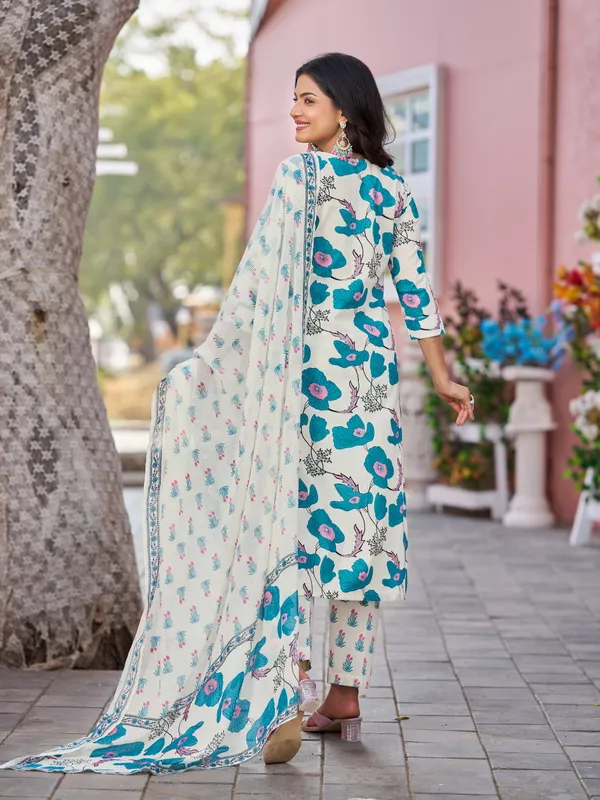 Cream_Pure_Cotton_Straight_Calf_Length_Boat_Neck_Kurta_Sets_For_Women