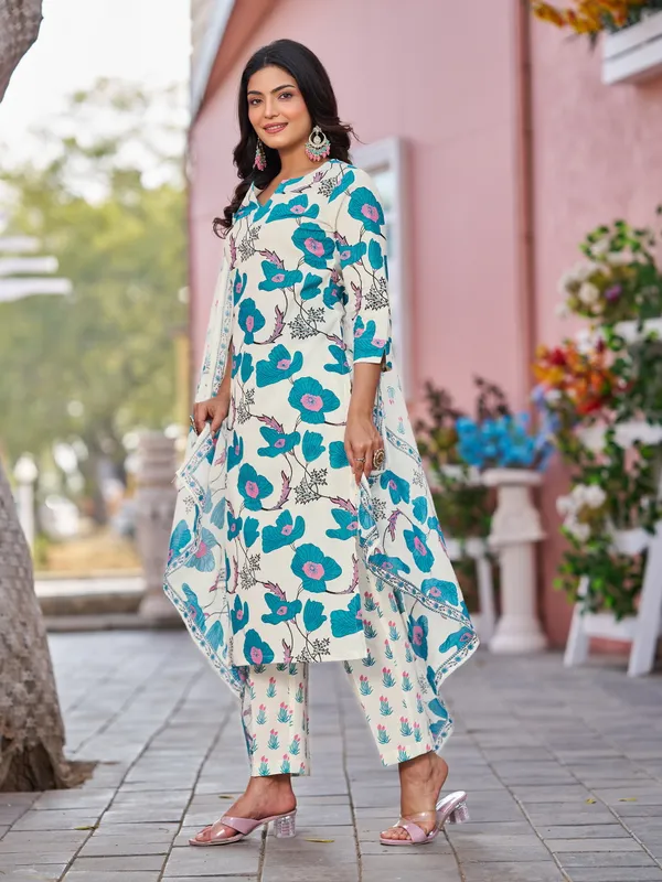 Cream_Pure_Cotton_Straight_Calf_Length_Boat_Neck_Kurta_Sets_For_Women