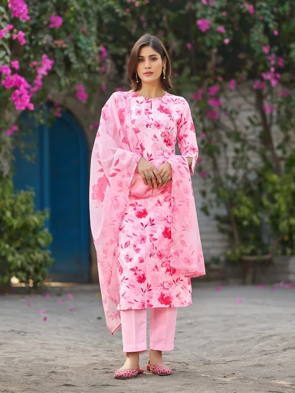 Pink_Viscose_Rayon_Straight_Calf_Length_Keyhole_Neck_Kurta_Sets_For_Women