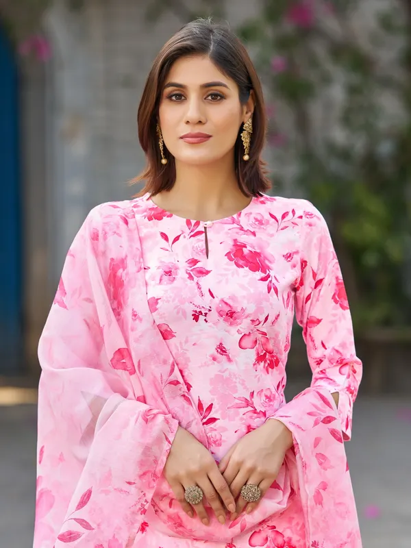 Pink_Viscose_Rayon_Straight_Calf_Length_Keyhole_Neck_Kurta_Sets_For_Women