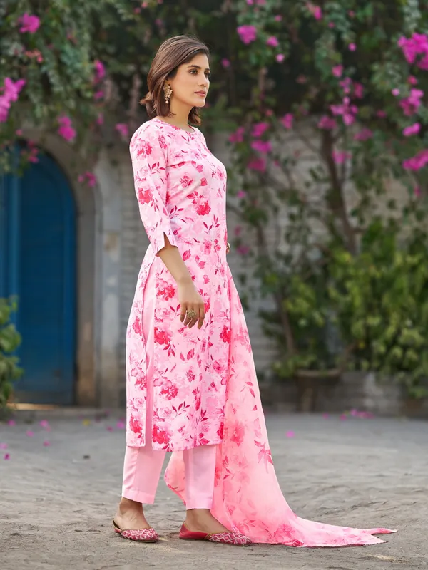 Pink_Viscose_Rayon_Straight_Calf_Length_Keyhole_Neck_Kurta_Sets_For_Women