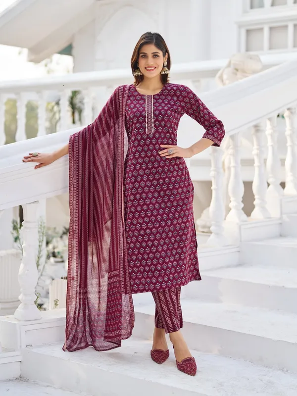 Violet_Pure_Cotton_Straight_Calf_Length_Round_Neck_Kurta_Sets_For_Women