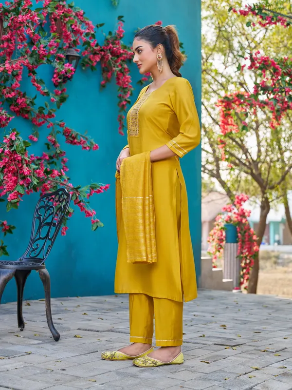 Mustard_Pure_Silk_Straight_Calf_Length_Round_Neck_Kurta_Sets_For_Women
