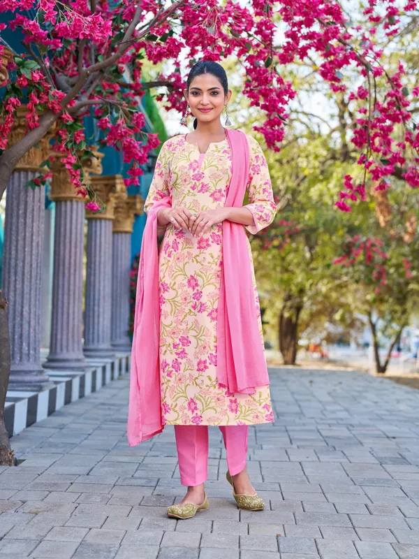 Off_White_Viscose_Rayon_Straight_Calf_Length_Boat_Neck_Kurta_Sets_For_Women
