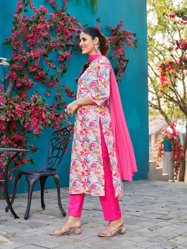 Grey_Viscose_Rayon_Straight_Calf_Length_U-Neck_Kurta_Sets_For_Women