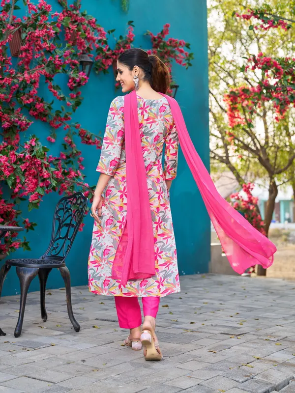 Grey_Viscose_Rayon_Straight_Calf_Length_U-Neck_Kurta_Sets_For_Women