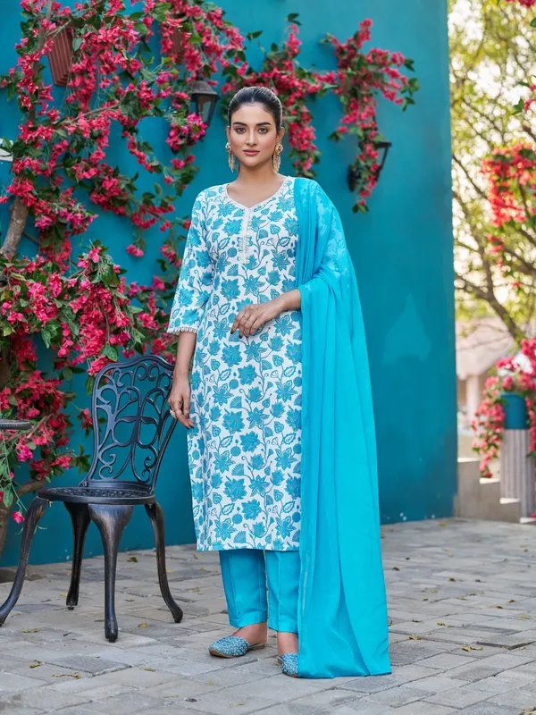 White_Viscose_Rayon_Straight_Calf_Length_V-Neck_Kurta_Sets_For_Women