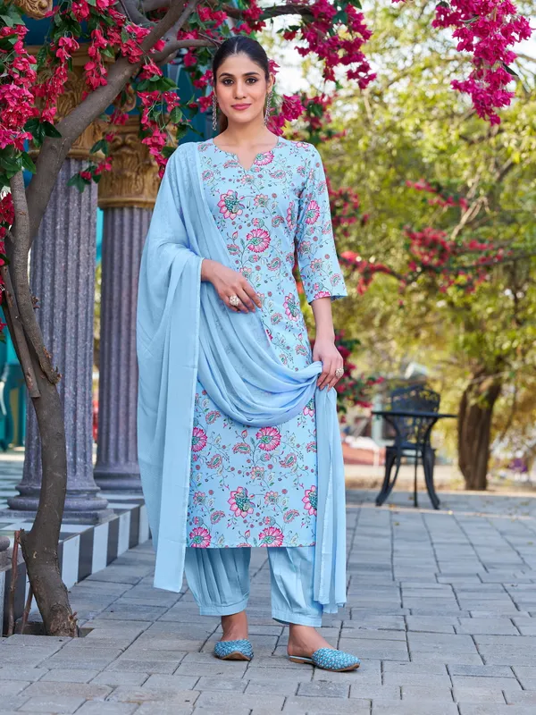Blue_Viscose_Rayon_Straight_Calf_Length_Boat_Neck_Kurta_Sets_For_Women