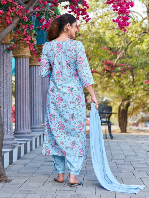 Blue_Viscose_Rayon_Straight_Calf_Length_Boat_Neck_Kurta_Sets_For_Women