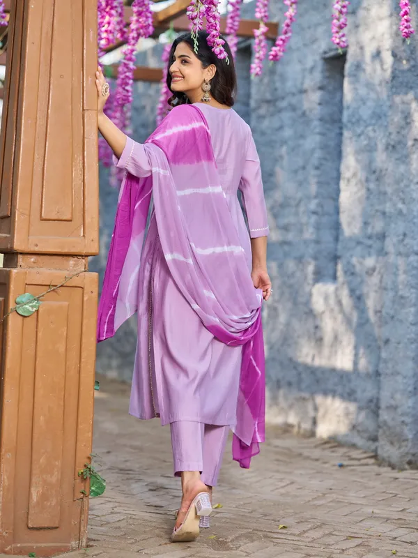 Purple_Pure_Silk_Straight_Calf_Length_V-Neck_Kurta_Sets_For_Women