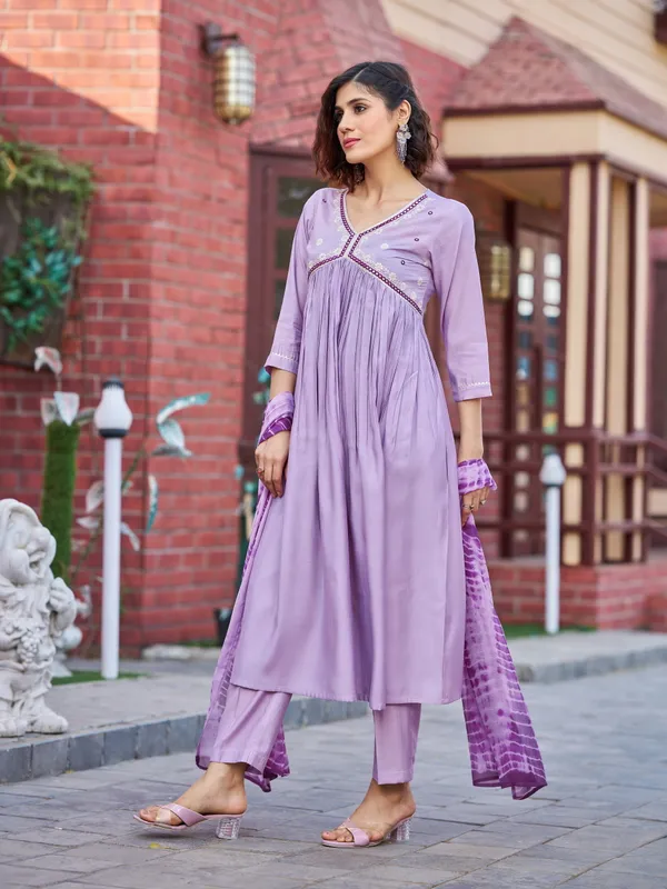 Purple_Pure_Silk_Straight_Calf_Length_V-Neck_Kurta_Sets_For_Women