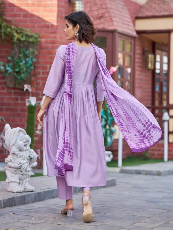 Purple_Pure_Silk_Straight_Calf_Length_V-Neck_Kurta_Sets_For_Women