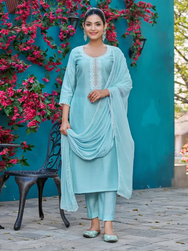 Blue_Pure_Silk_Straight_Calf_Length_V-Neck_Kurta_Sets_For_Women