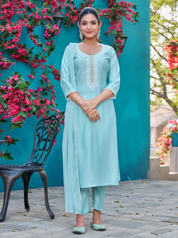 Blue_Pure_Silk_Straight_Calf_Length_V-Neck_Kurta_Sets_For_Women