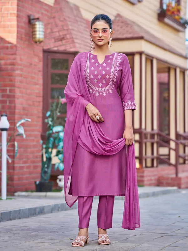 Mauve_Pure_Silk_Straight_Calf_Length_Boat_Neck_Kurta_Sets_For_Women
