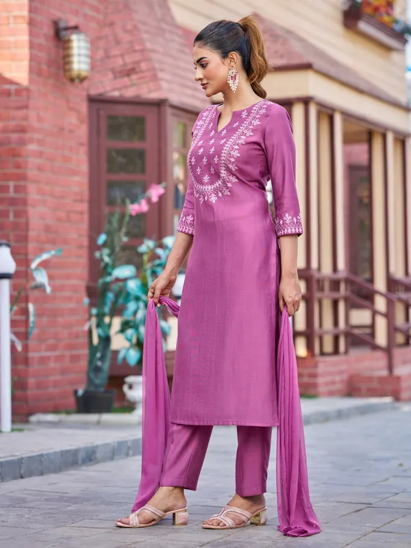 Mauve_Pure_Silk_Straight_Calf_Length_Boat_Neck_Kurta_Sets_For_Women