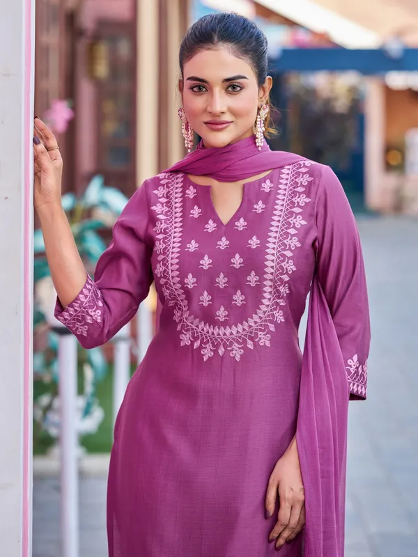 Mauve_Pure_Silk_Straight_Calf_Length_Boat_Neck_Kurta_Sets_For_Women