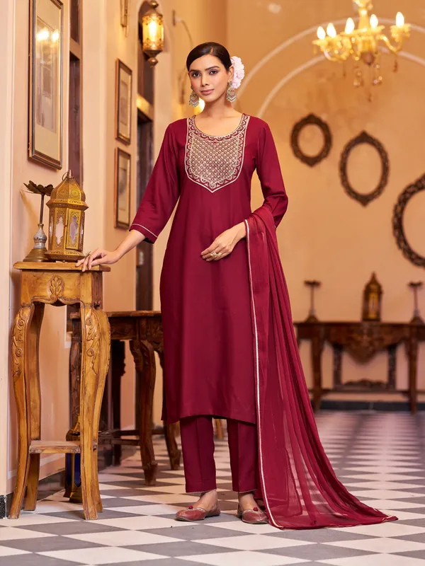 Maroon_Viscose_Rayon_Straight_Calf_Length_Round_Neck_Kurta_Sets_For_Women