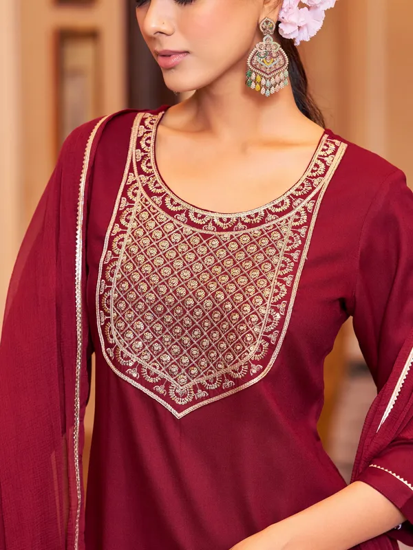 Maroon_Viscose_Rayon_Straight_Calf_Length_Round_Neck_Kurta_Sets_For_Women