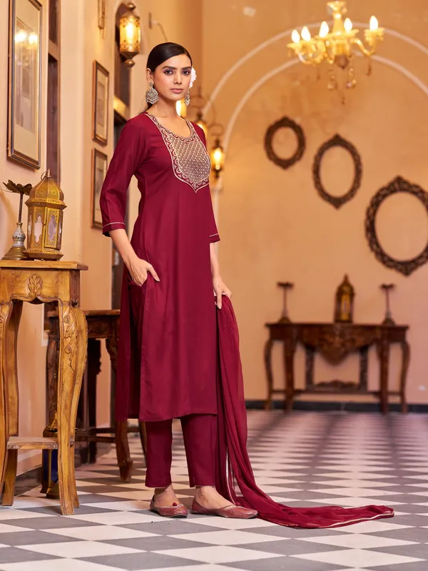 Maroon_Viscose_Rayon_Straight_Calf_Length_Round_Neck_Kurta_Sets_For_Women