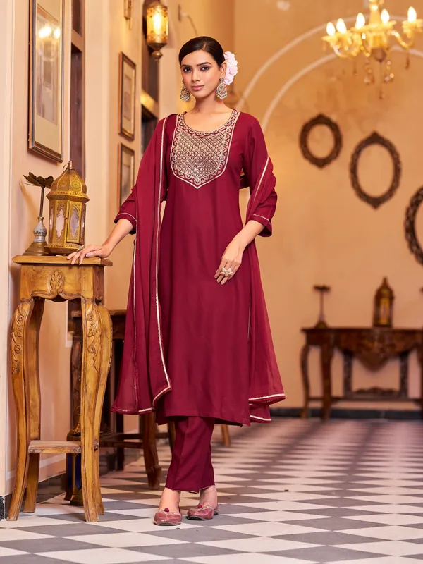 Maroon_Viscose_Rayon_Straight_Calf_Length_Round_Neck_Kurta_Sets_For_Women