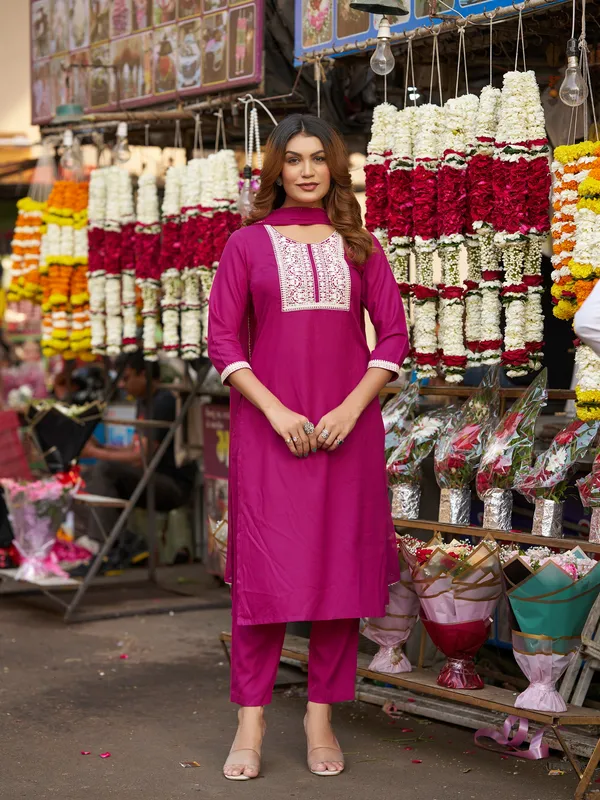Pink_Viscose_Rayon_Straight_Calf_Length_Round_Neck_Kurta_Sets_For_Women