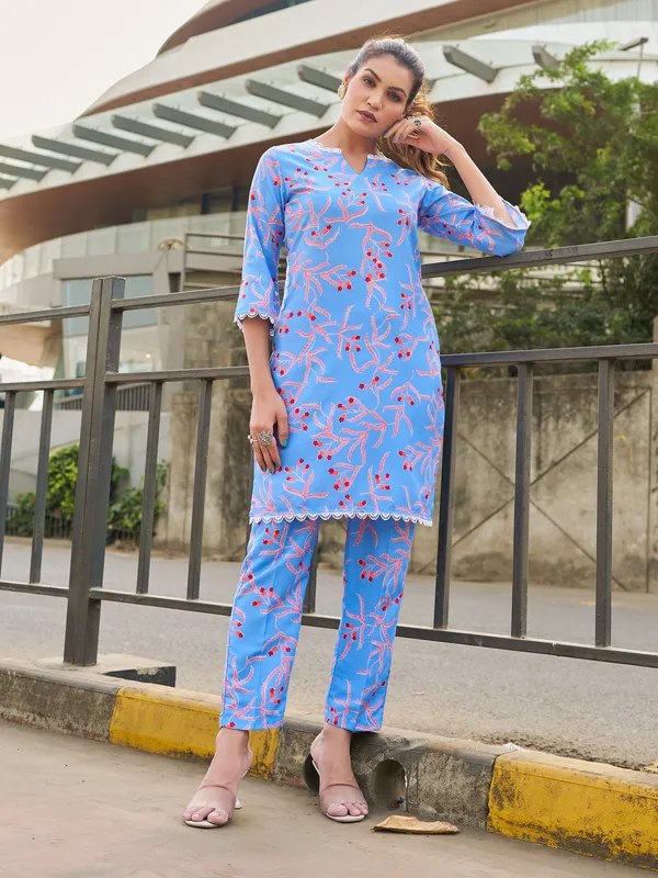 Blue_Viscose_Rayon_Straight_Calf_Length_Boat_Neck_Kurta_Sets_For_Women