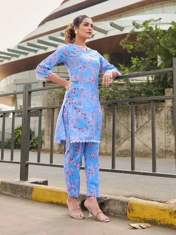 Blue_Viscose_Rayon_Straight_Calf_Length_Boat_Neck_Kurta_Sets_For_Women