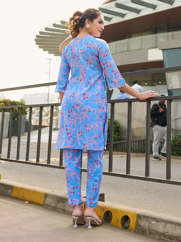 Blue_Viscose_Rayon_Straight_Calf_Length_Boat_Neck_Kurta_Sets_For_Women