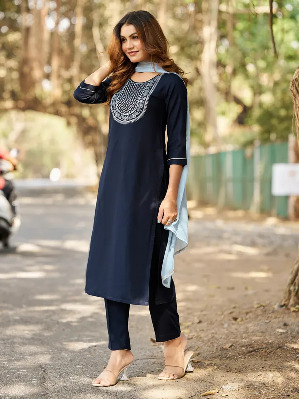Navy_Blue_Viscose_Rayon_Straight_Calf_Length_Round_Neck_Kurta_Sets_For_Women