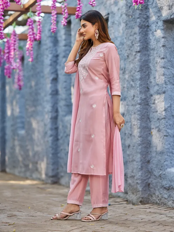 Pink_Pure_Silk_Straight_Calf_Length_Boat_Neck_Kurta_Sets_For_Women