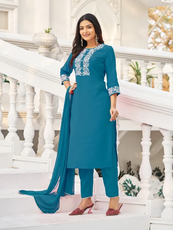 Blue_Pure_Silk_Straight_Calf_Length_Round_Neck_Kurta_Sets_For_Women