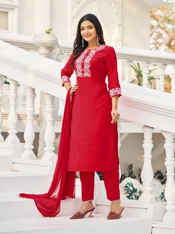 Red_Pure_Silk_Straight_Calf_Length_Round_Neck_Kurta_Sets_For_Women