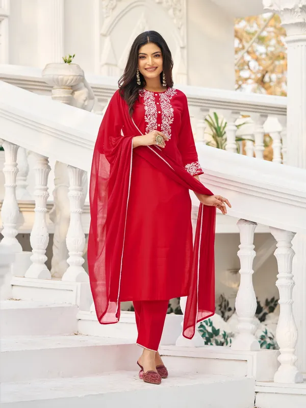 Red_Pure_Silk_Straight_Calf_Length_Round_Neck_Kurta_Sets_For_Women