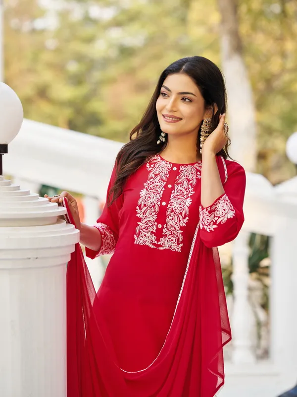 Red_Pure_Silk_Straight_Calf_Length_Round_Neck_Kurta_Sets_For_Women