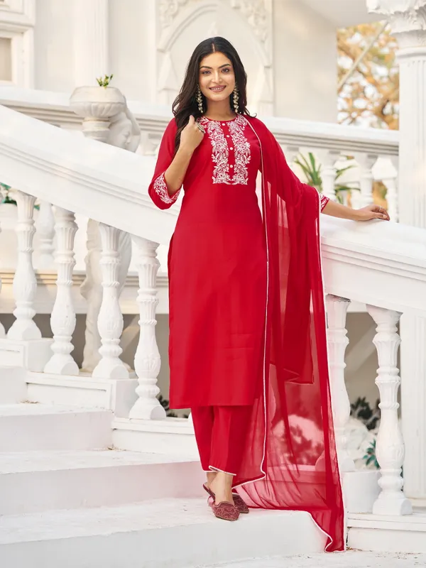 Red_Pure_Silk_Straight_Calf_Length_Round_Neck_Kurta_Sets_For_Women
